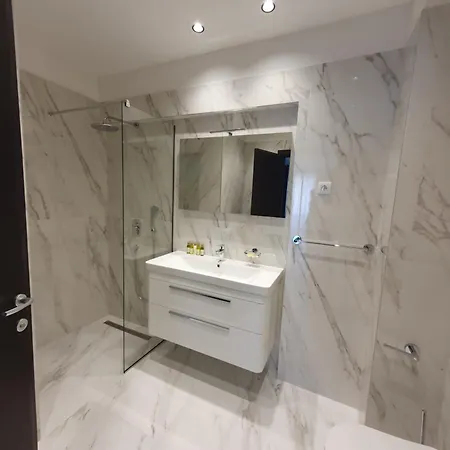 Prestige - Rafailovici Budva